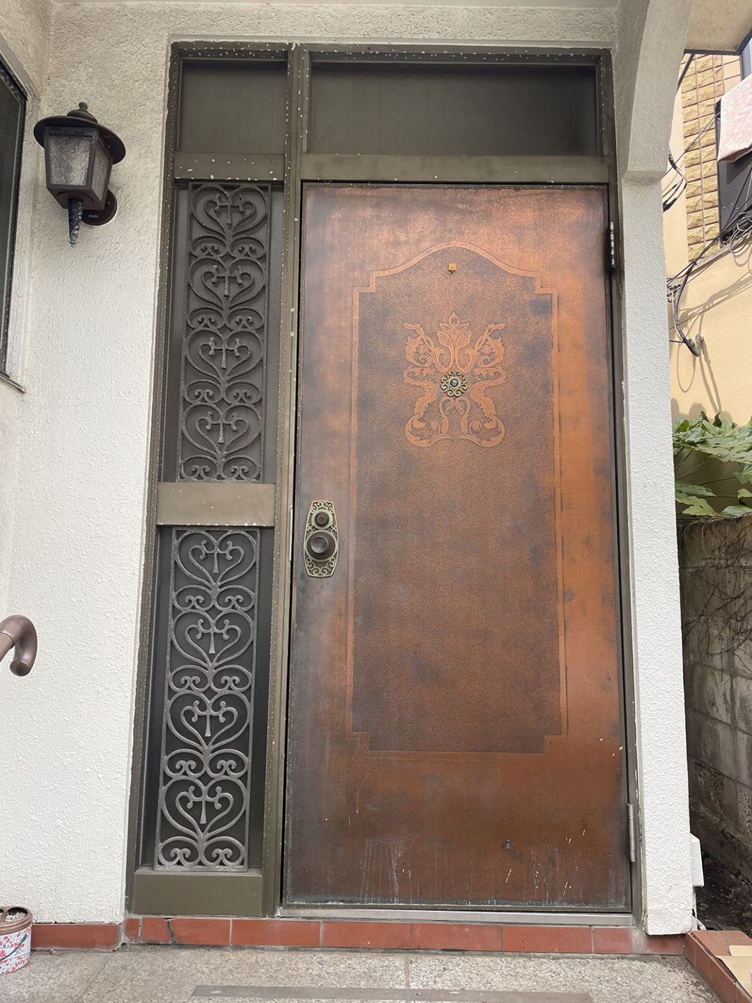 東京都渋谷区_玄関周りアルミサッシ塗装工事_施工前