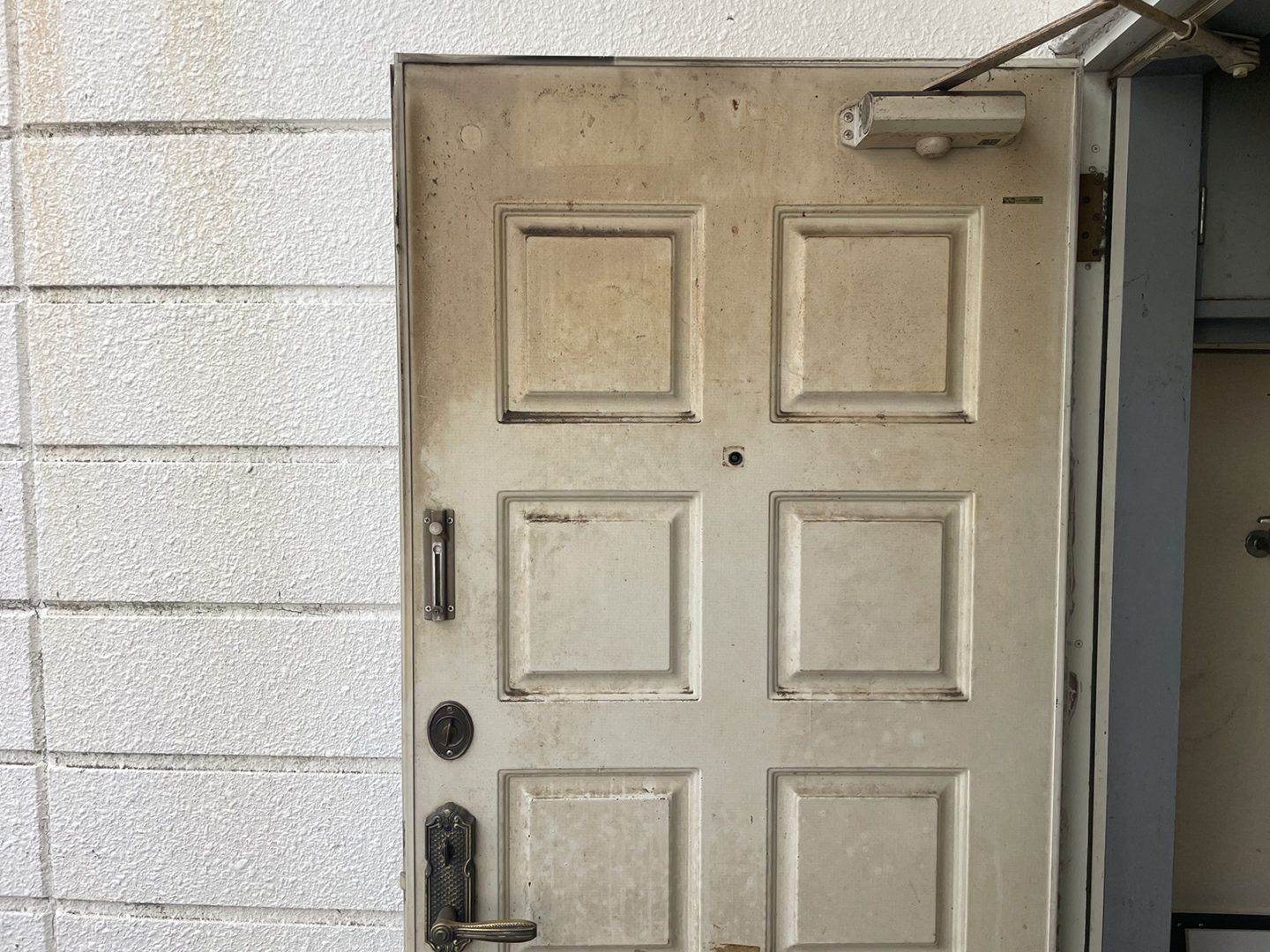 東京都練馬区_玄関扉塗装_施工前